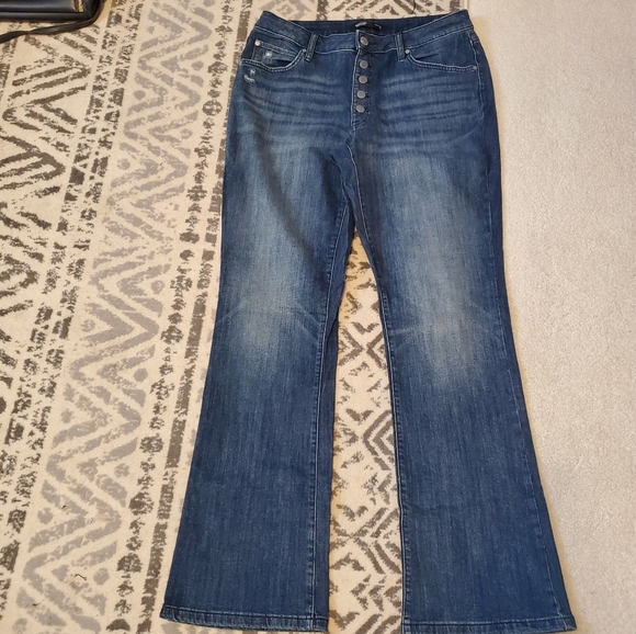 Simply Vera Vera Wang Bootcut sz 12. Button fly. Newer condition.  Distressed - Picture 1 of 6